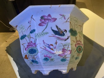 Twee Chinese famille rose jardini&egrave;res, 19e eeuw